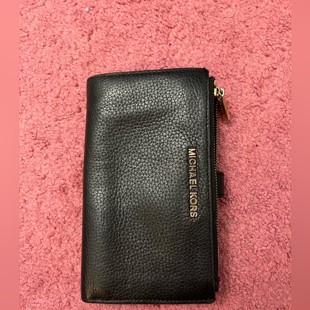 Used Michael kors wristlet